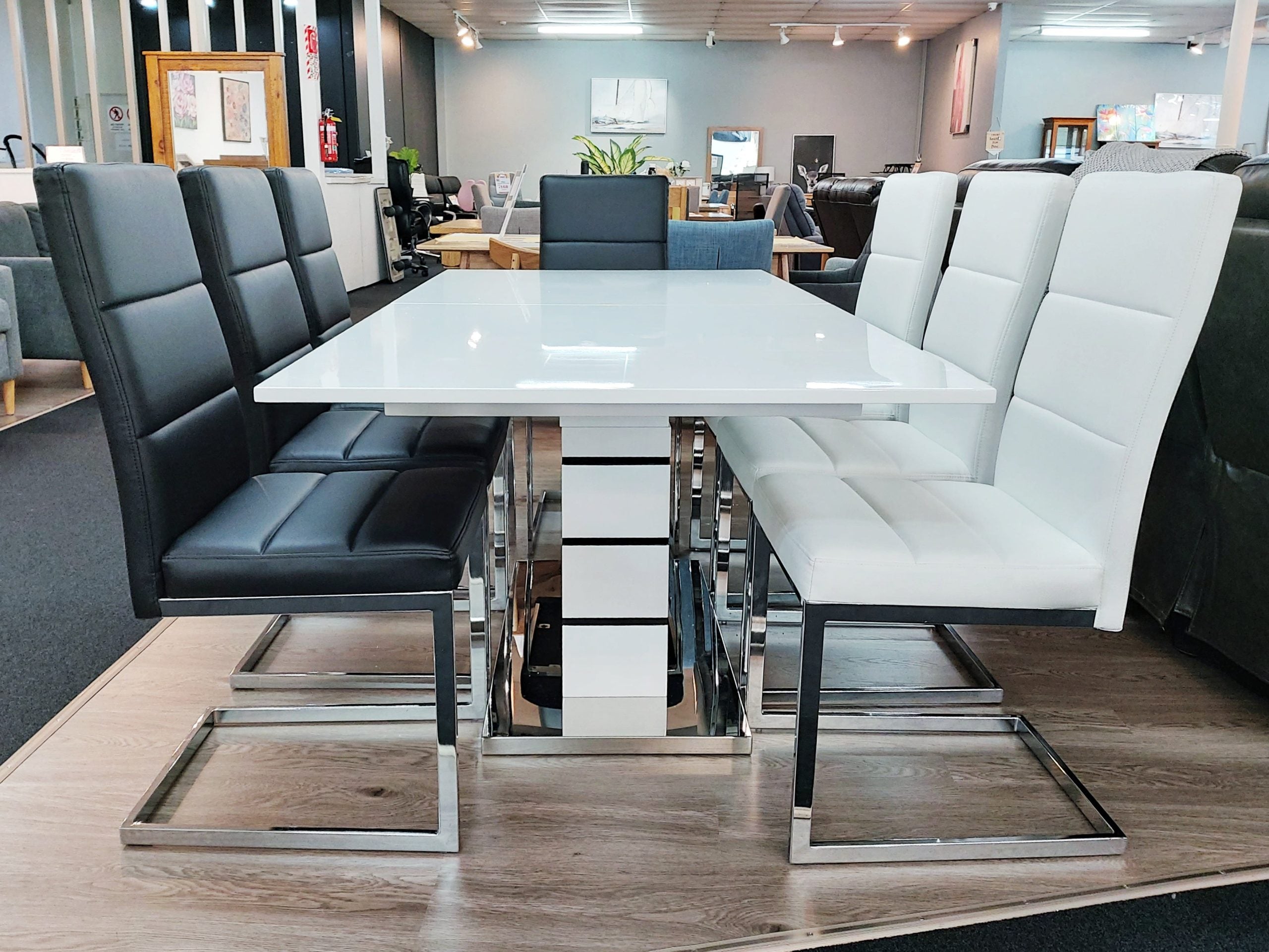 Jonnie Dining Chair