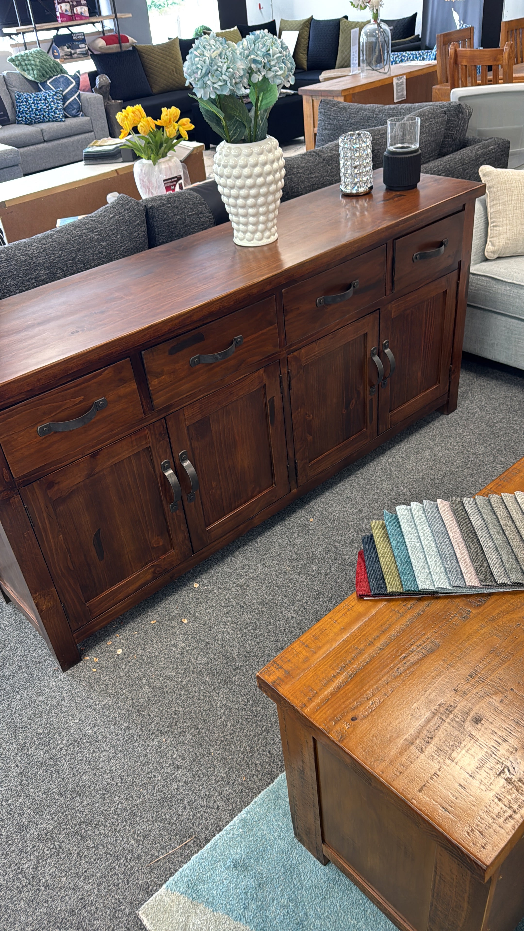 Victoria 4 Door Buffet