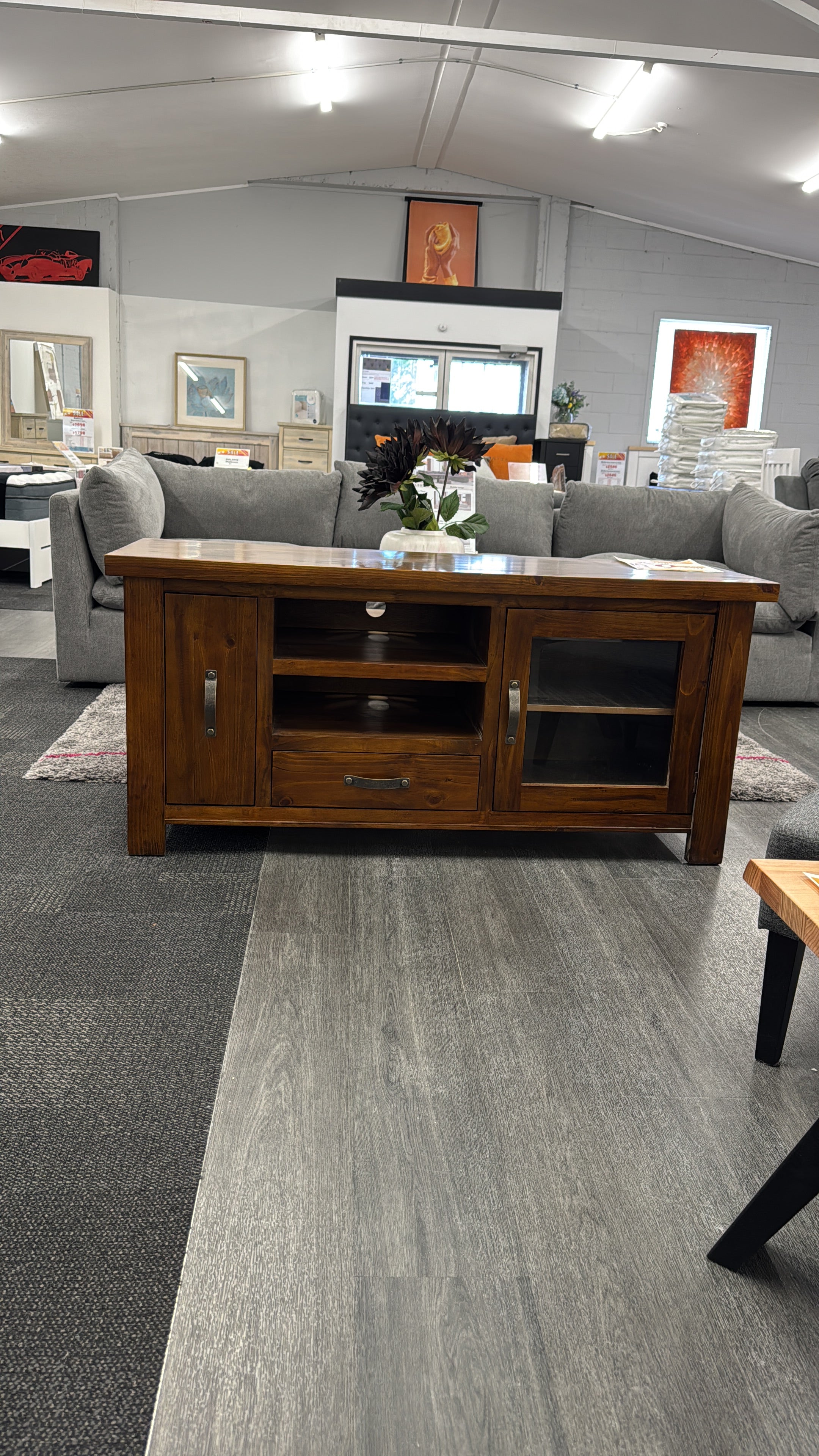 Victoria Tv unit Medium-CLEARANCE