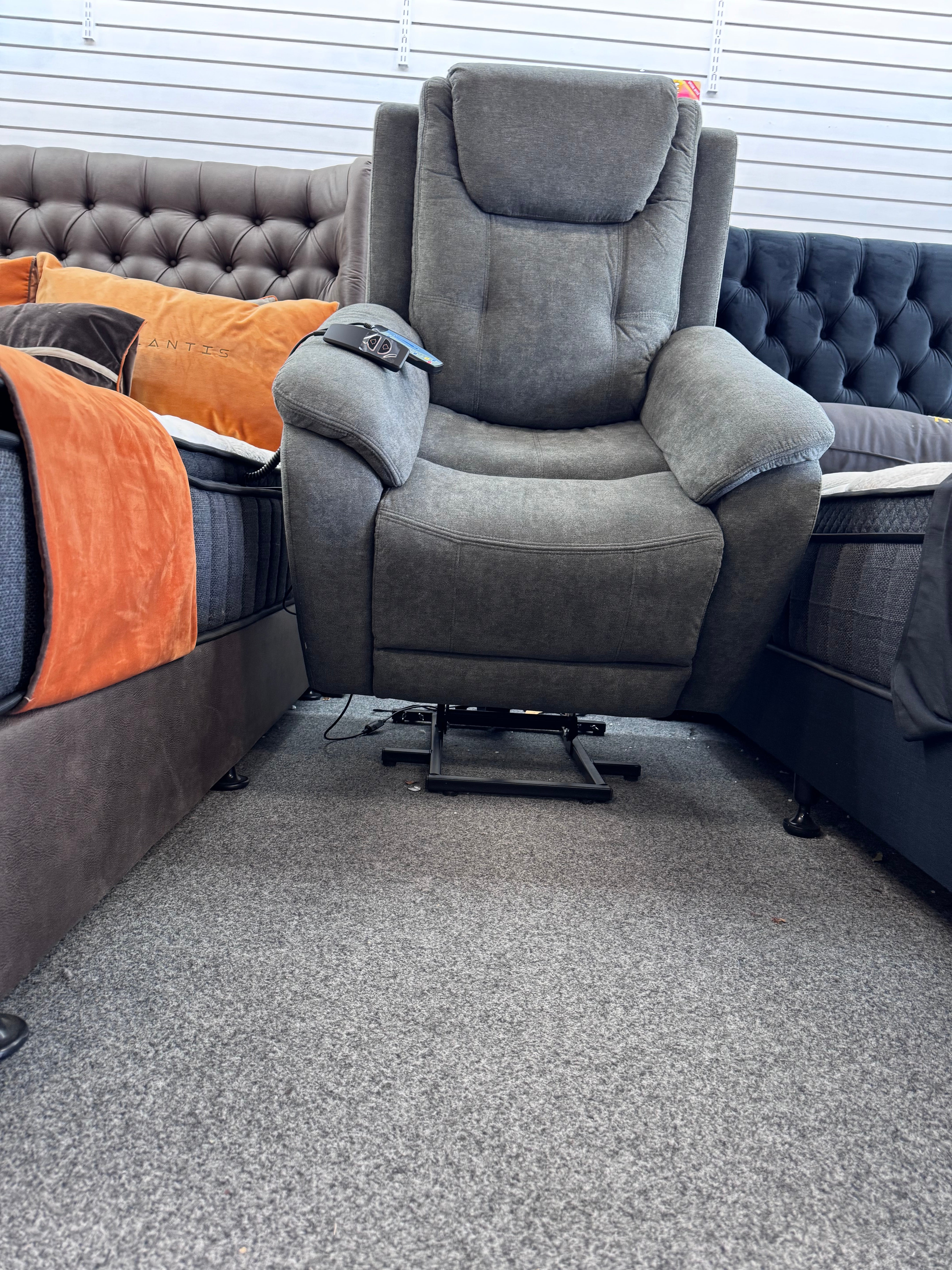 Webble Lift chair with Massage and Heating