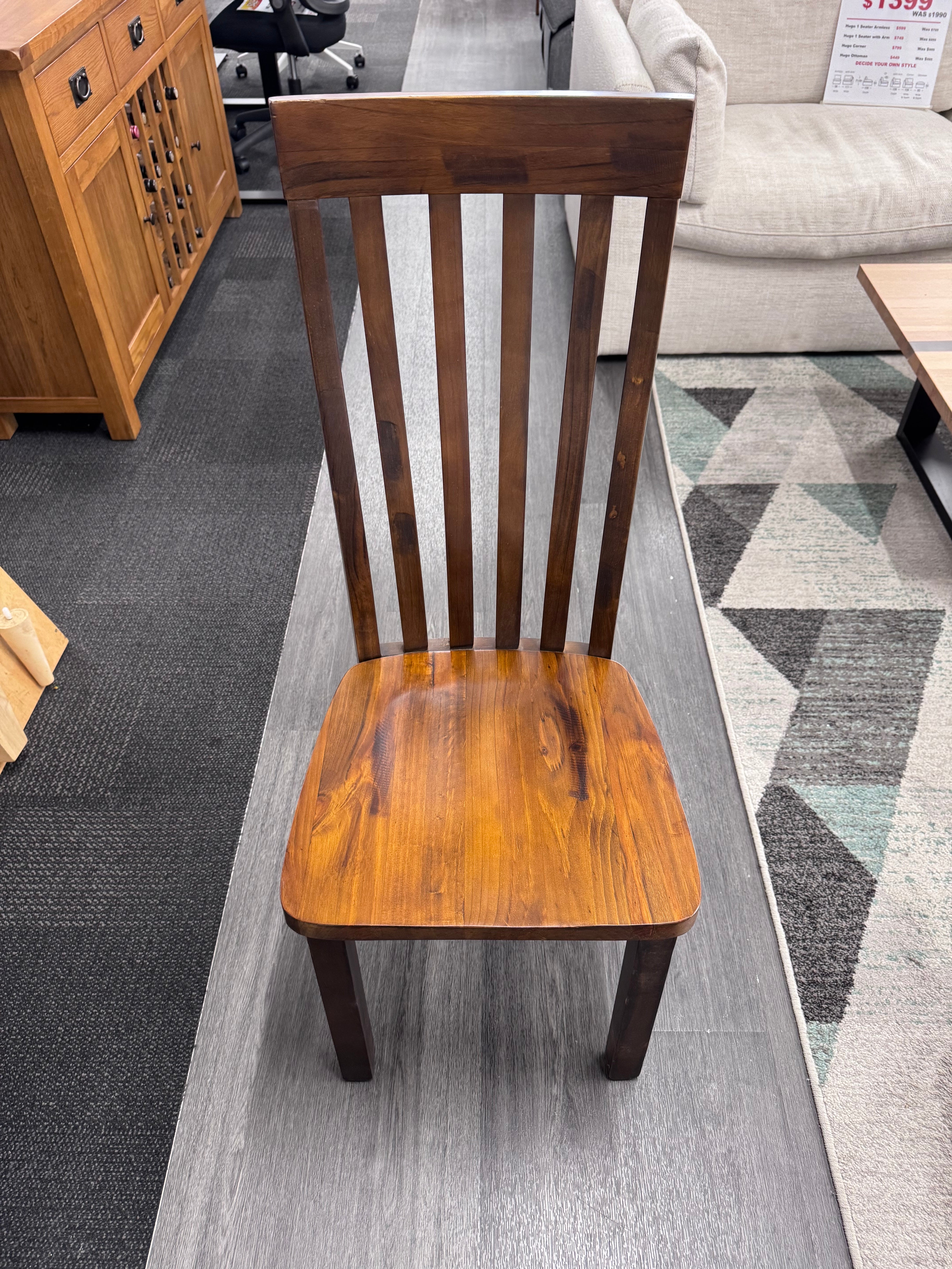 Victoria 7 pc Dining Package