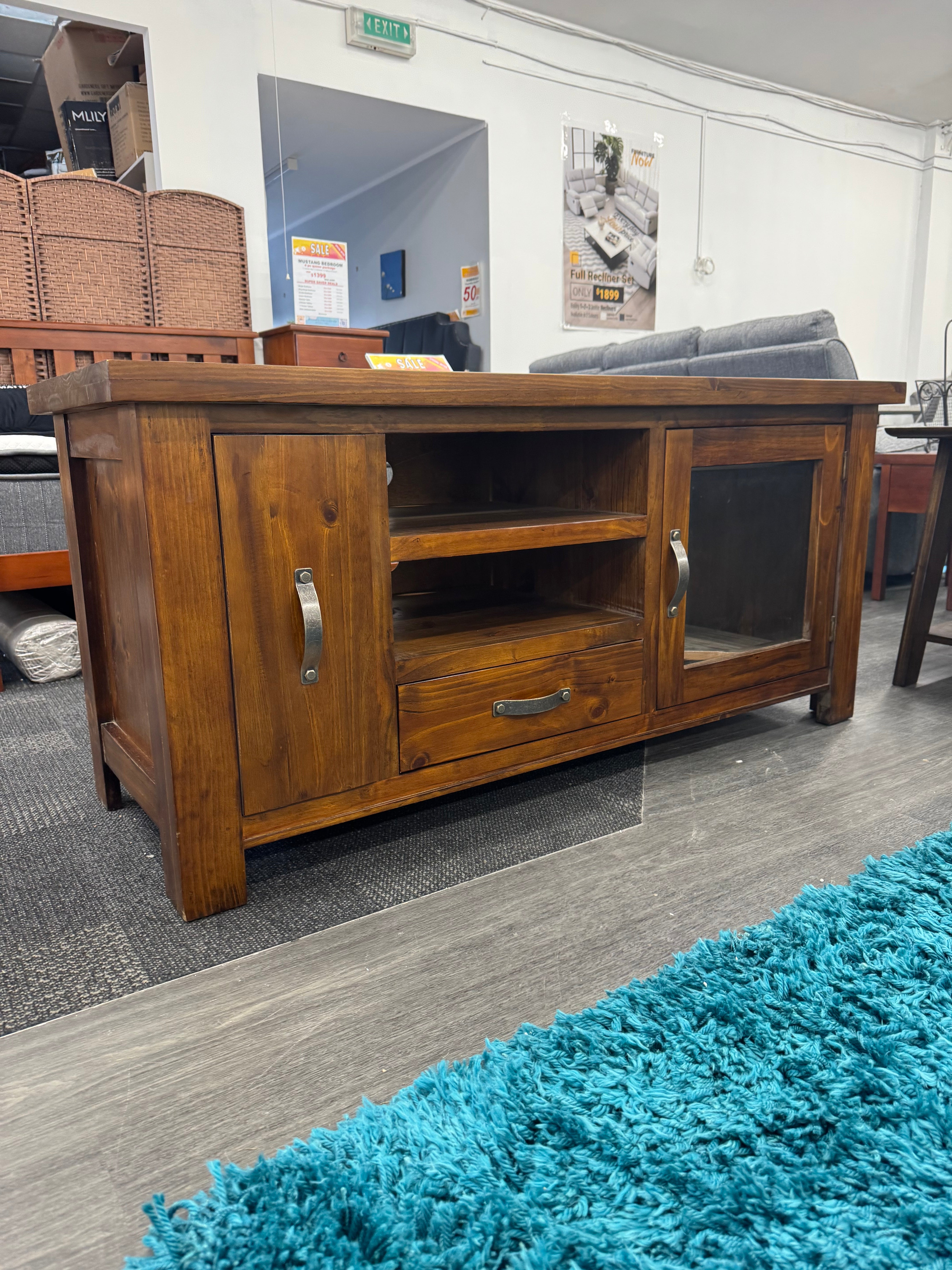 Victoria Tv unit Medium-CLEARANCE